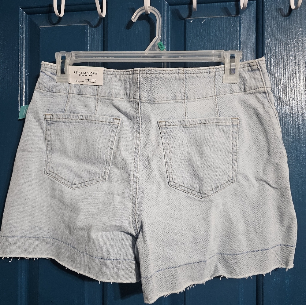 Maurices 3.5" Jean shorts - Picture 2 of 7